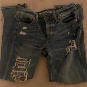 Boys style women’s ripped jeans